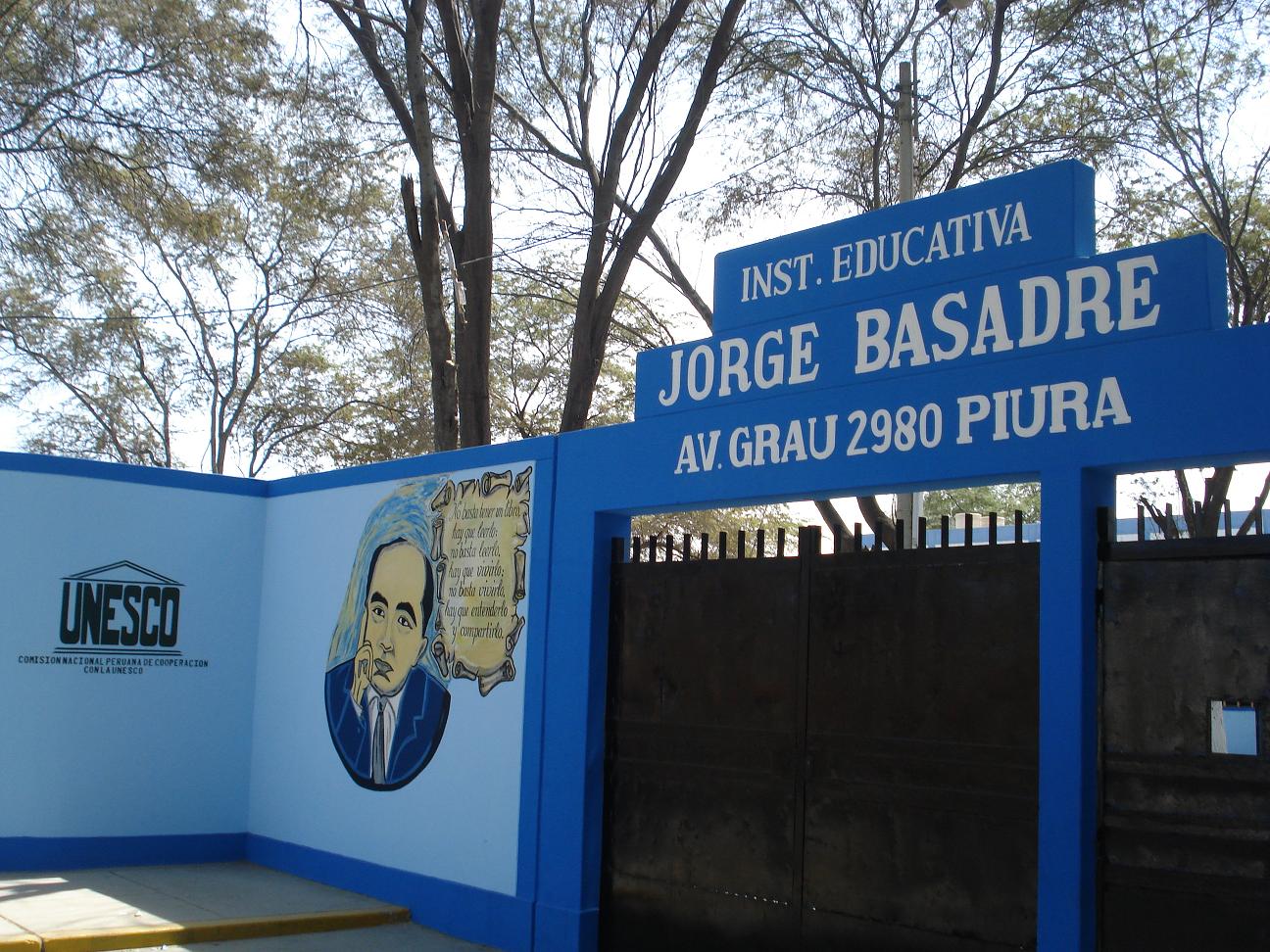 Fachada de la I.E. Jorge Basadre